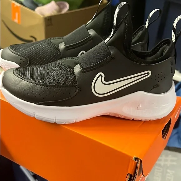 Nike Kids Black Slip-On Sneakers - Picture 1 of 4